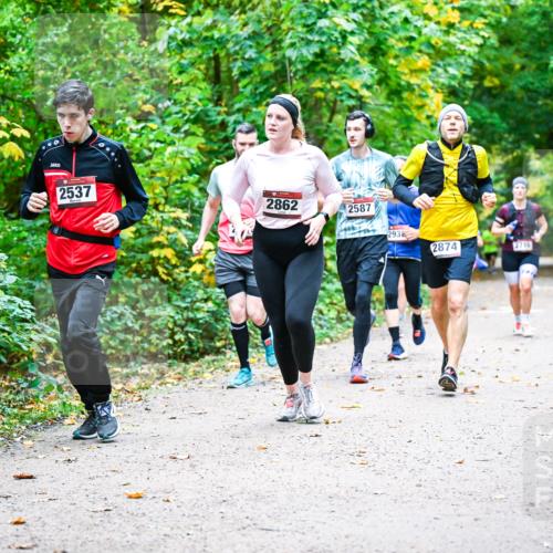 12.10.2025 - Bramfelder Halbmarathon 2025 Dr. Thomas Lammeyer http://msf.ph/oto/9342769 12.10.2025 09:55:54 Laufen 2537, 2862, 2587, 293, 2874, 2716 meine-sportfotos.de