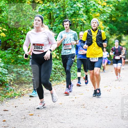 12.10.2025 - Bramfelder Halbmarathon 2025 Dr. Thomas Lammeyer http://msf.ph/oto/9342773 12.10.2025 09:55:55 Laufen 2537, 2862, 2587, 293, 2716, 2874 meine-sportfotos.de