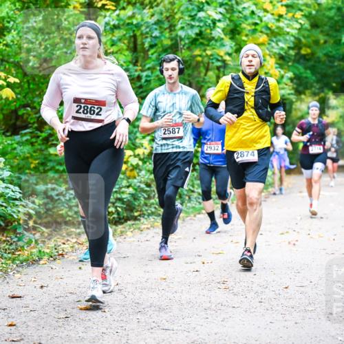 12.10.2025 - Bramfelder Halbmarathon 2025 Dr. Thomas Lammeyer http://msf.ph/oto/9342774 12.10.2025 09:55:55 Laufen 7, 2862, 2587, 2932, 2714, 2874 meine-sportfotos.de