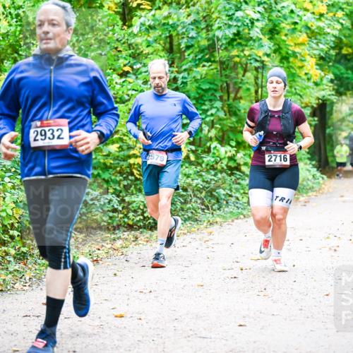 12.10.2025 - Bramfelder Halbmarathon 2025 Dr. Thomas Lammeyer http://msf.ph/oto/9342783 12.10.2025 09:55:57 Laufen 2932, 2579, 2716 meine-sportfotos.de