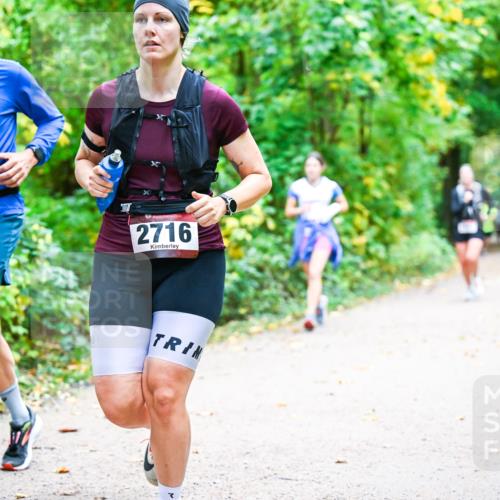 12.10.2025 - Bramfelder Halbmarathon 2025 Dr. Thomas Lammeyer http://msf.ph/oto/9342792 12.10.2025 09:55:59 Laufen 579, 2716 meine-sportfotos.de