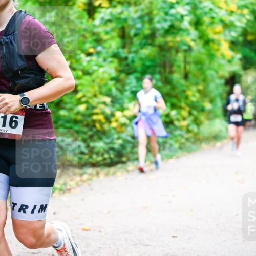 12.10.2025 - Bramfelder Halbmarathon 2025 Dr. Thomas Lammeyer http://msf.ph/oto/9342793 12.10.2025 09:55:59 Laufen 2716 meine-sportfotos.de