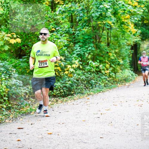 12.10.2025 - Bramfelder Halbmarathon 2025 Dr. Thomas Lammeyer http://msf.ph/oto/9342836 12.10.2025 09:56:11 Laufen 2774 meine-sportfotos.de