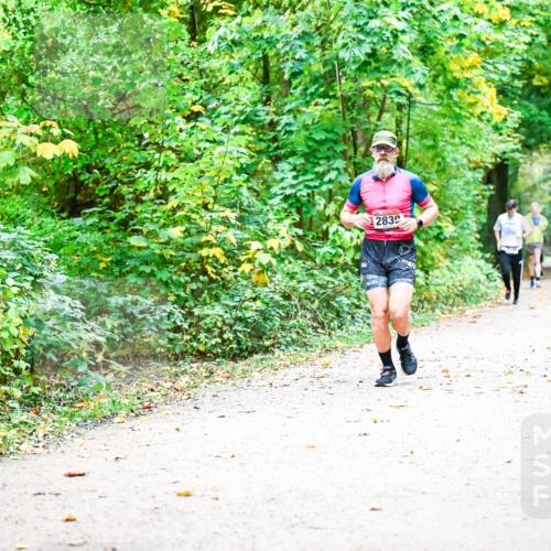 12.10.2025 - Bramfelder Halbmarathon 2025 Dr. Thomas Lammeyer http://msf.ph/oto/9342845 12.10.2025 09:56:15 Laufen 2832 meine-sportfotos.de