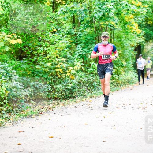 12.10.2025 - Bramfelder Halbmarathon 2025 Dr. Thomas Lammeyer http://msf.ph/oto/9342846 12.10.2025 09:56:15 Laufen 2839 meine-sportfotos.de