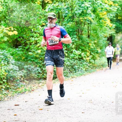 12.10.2025 - Bramfelder Halbmarathon 2025 Dr. Thomas Lammeyer http://msf.ph/oto/9342855 12.10.2025 09:56:16 Laufen 2855 meine-sportfotos.de