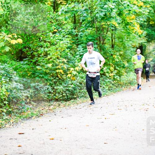 12.10.2025 - Bramfelder Halbmarathon 2025 Dr. Thomas Lammeyer http://msf.ph/oto/9342864 12.10.2025 09:56:20 Laufen 2730 meine-sportfotos.de