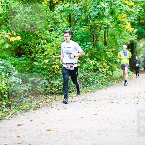 12.10.2025 - Bramfelder Halbmarathon 2025 Dr. Thomas Lammeyer http://msf.ph/oto/9342869 12.10.2025 09:56:21 Laufen 2730 meine-sportfotos.de