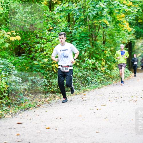 12.10.2025 - Bramfelder Halbmarathon 2025 Dr. Thomas Lammeyer http://msf.ph/oto/9342870 12.10.2025 09:56:21 Laufen 2730 meine-sportfotos.de