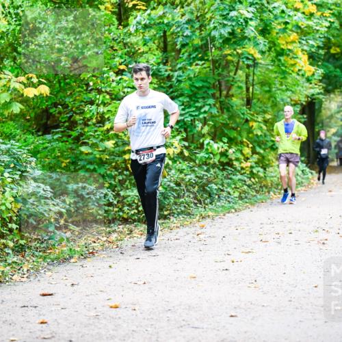 12.10.2025 - Bramfelder Halbmarathon 2025 Dr. Thomas Lammeyer http://msf.ph/oto/9342871 12.10.2025 09:56:21 Laufen 2730 meine-sportfotos.de
