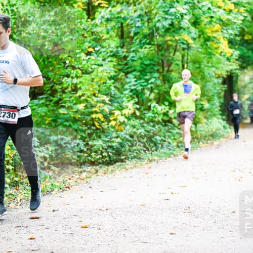 12.10.2025 - Bramfelder Halbmarathon 2025 Dr. Thomas Lammeyer http://msf.ph/oto/9342880 12.10.2025 09:56:22 Laufen 2730 meine-sportfotos.de