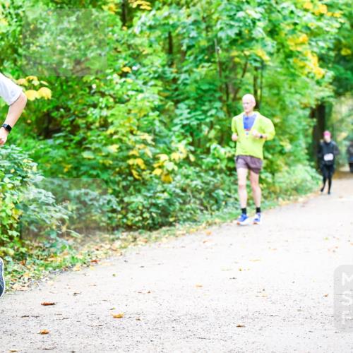 12.10.2025 - Bramfelder Halbmarathon 2025 Dr. Thomas Lammeyer http://msf.ph/oto/9342882 12.10.2025 09:56:23 Laufen 2730 meine-sportfotos.de