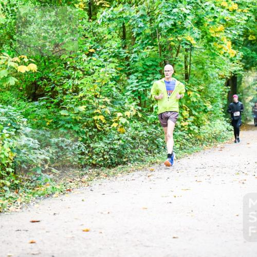 12.10.2025 - Bramfelder Halbmarathon 2025 Dr. Thomas Lammeyer http://msf.ph/oto/9342884 12.10.2025 09:56:23 Laufen 2629, 248 meine-sportfotos.de