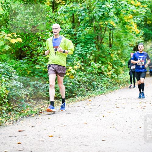 12.10.2025 - Bramfelder Halbmarathon 2025 Dr. Thomas Lammeyer http://msf.ph/oto/9342897 12.10.2025 09:56:25 Laufen 46, 2483 meine-sportfotos.de