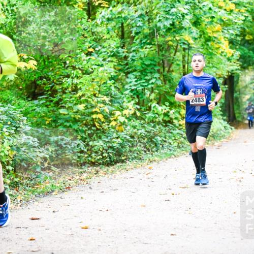 12.10.2025 - Bramfelder Halbmarathon 2025 Dr. Thomas Lammeyer http://msf.ph/oto/9342903 12.10.2025 09:56:26 Laufen 4, 2483 meine-sportfotos.de