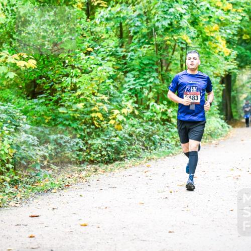 12.10.2025 - Bramfelder Halbmarathon 2025 Dr. Thomas Lammeyer http://msf.ph/oto/9342904 12.10.2025 09:56:26 Laufen 4, 483 meine-sportfotos.de