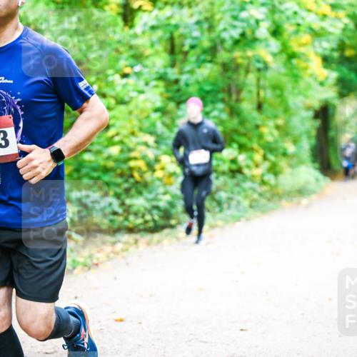 12.10.2025 - Bramfelder Halbmarathon 2025 Dr. Thomas Lammeyer http://msf.ph/oto/9342918 12.10.2025 09:56:28 Laufen 2483 meine-sportfotos.de