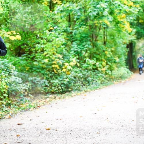 12.10.2025 - Bramfelder Halbmarathon 2025 Dr. Thomas Lammeyer http://msf.ph/oto/9342930 12.10.2025 09:56:30 Laufen 49, 2629 meine-sportfotos.de