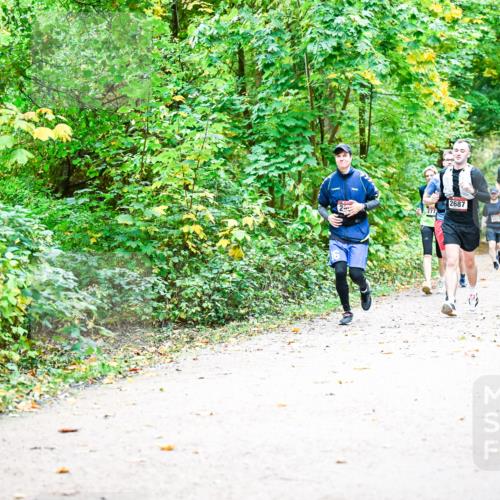 12.10.2025 - Bramfelder Halbmarathon 2025 Dr. Thomas Lammeyer http://msf.ph/oto/9342935 12.10.2025 09:56:39 Laufen 2691, 2687, 2744, 277 meine-sportfotos.de