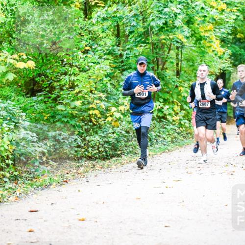 12.10.2025 - Bramfelder Halbmarathon 2025 Dr. Thomas Lammeyer http://msf.ph/oto/9342940 12.10.2025 09:56:40 Laufen 2901, 2687, 2462, 2744 meine-sportfotos.de