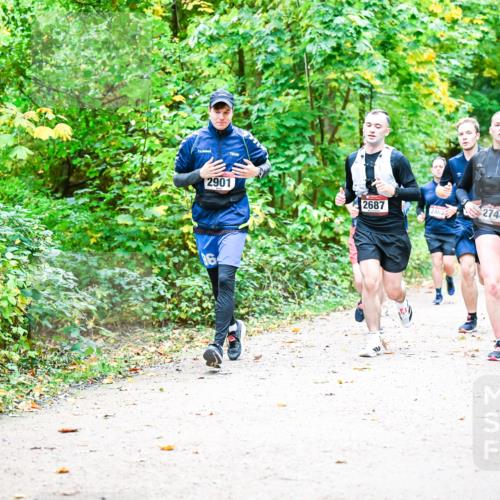 12.10.2025 - Bramfelder Halbmarathon 2025 Dr. Thomas Lammeyer http://msf.ph/oto/9342945 12.10.2025 09:56:41 Laufen 2901, 2687, 2462, 2744 meine-sportfotos.de