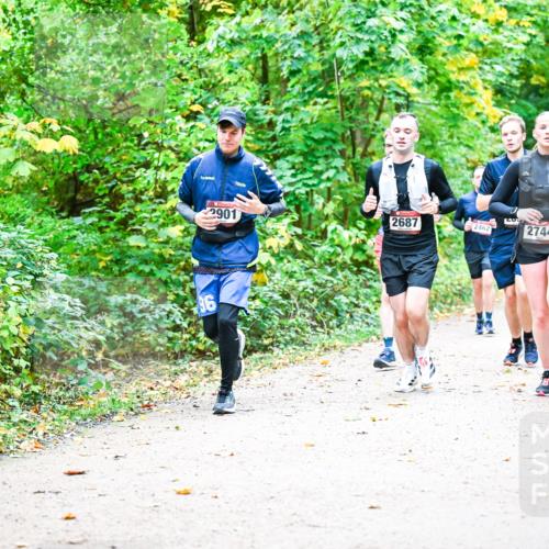 12.10.2025 - Bramfelder Halbmarathon 2025 Dr. Thomas Lammeyer http://msf.ph/oto/9342946 12.10.2025 09:56:41 Laufen 2901, 2687, 2462, 2744 meine-sportfotos.de