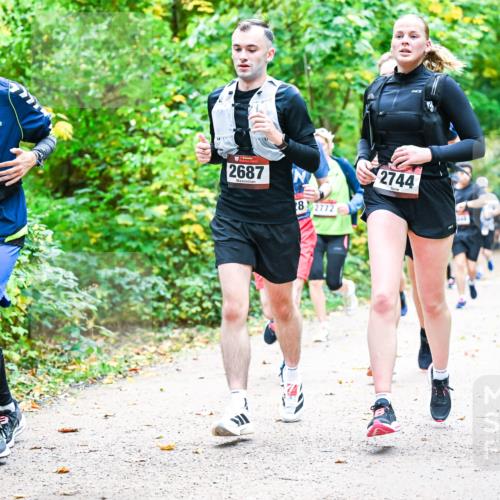 12.10.2025 - Bramfelder Halbmarathon 2025 Dr. Thomas Lammeyer http://msf.ph/oto/9342955 12.10.2025 09:56:42 Laufen 2901, 2687, 8, 2772, 2744 meine-sportfotos.de