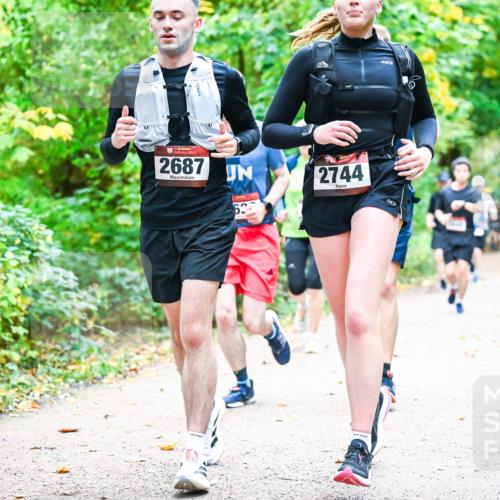 12.10.2025 - Bramfelder Halbmarathon 2025 Dr. Thomas Lammeyer http://msf.ph/oto/9342958 12.10.2025 09:56:43 Laufen 24, 2687, 2744 meine-sportfotos.de