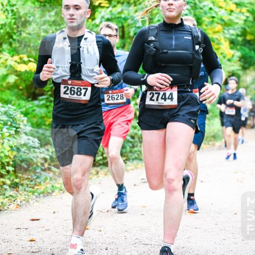 12.10.2025 - Bramfelder Halbmarathon 2025 Dr. Thomas Lammeyer http://msf.ph/oto/9342959 12.10.2025 09:56:43 Laufen 2687, 2628, 2744 meine-sportfotos.de