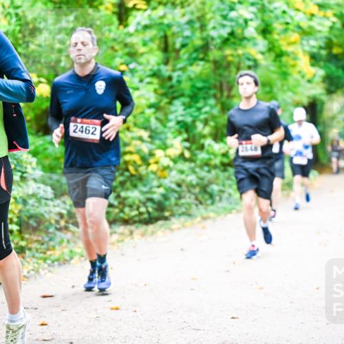 12.10.2025 - Bramfelder Halbmarathon 2025 Dr. Thomas Lammeyer http://msf.ph/oto/9342971 12.10.2025 09:56:45 Laufen 2772, 2462, 2048 meine-sportfotos.de