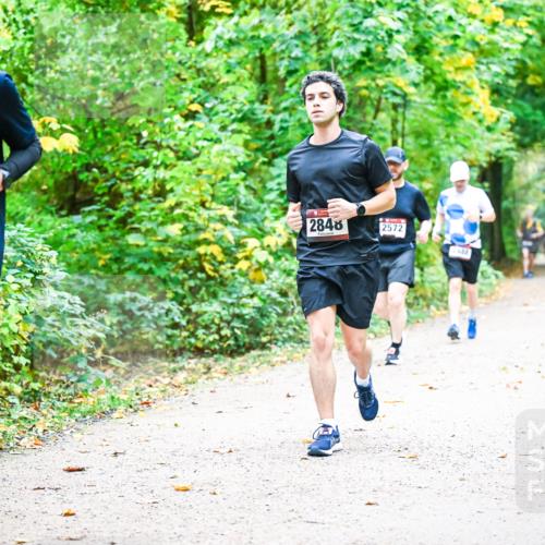 12.10.2025 - Bramfelder Halbmarathon 2025 Dr. Thomas Lammeyer http://msf.ph/oto/9342975 12.10.2025 09:56:46 Laufen 2462, 2848, 2572, 2488 meine-sportfotos.de