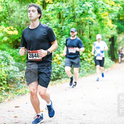 12.10.2025 - Bramfelder Halbmarathon 2025 Dr. Thomas Lammeyer http://msf.ph/oto/9342981 12.10.2025 09:56:47 Laufen 284 meine-sportfotos.de