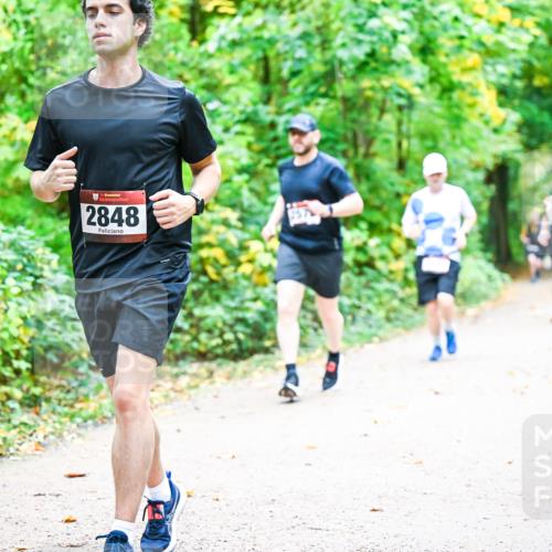 12.10.2025 - Bramfelder Halbmarathon 2025 Dr. Thomas Lammeyer http://msf.ph/oto/9342982 12.10.2025 09:56:47 Laufen 2848 meine-sportfotos.de
