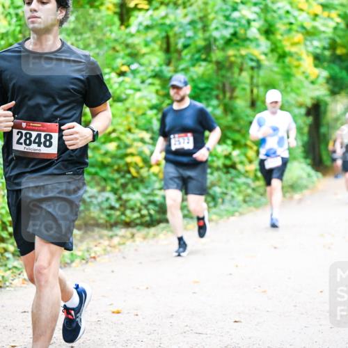 12.10.2025 - Bramfelder Halbmarathon 2025 Dr. Thomas Lammeyer http://msf.ph/oto/9342983 12.10.2025 09:56:47 Laufen 2848 meine-sportfotos.de