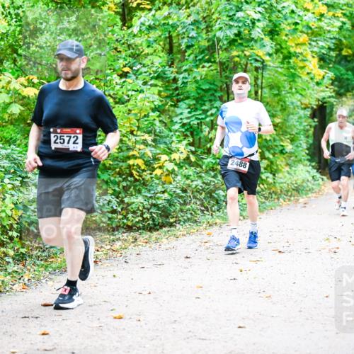 12.10.2025 - Bramfelder Halbmarathon 2025 Dr. Thomas Lammeyer http://msf.ph/oto/9342989 12.10.2025 09:56:48 Laufen 2572, 2488 meine-sportfotos.de