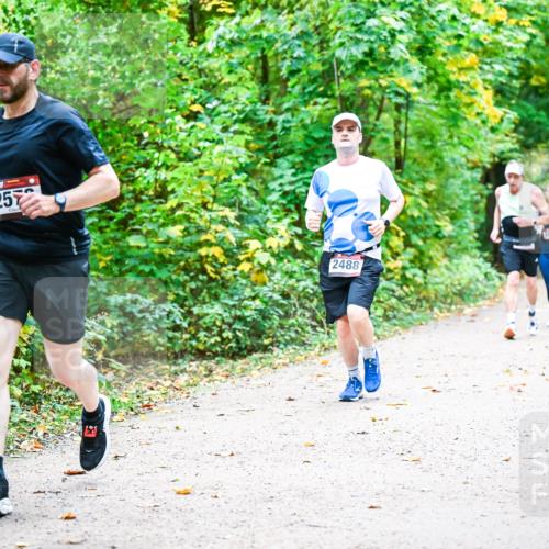12.10.2025 - Bramfelder Halbmarathon 2025 Dr. Thomas Lammeyer http://msf.ph/oto/9342991 12.10.2025 09:56:48 Laufen 257, 2488 meine-sportfotos.de