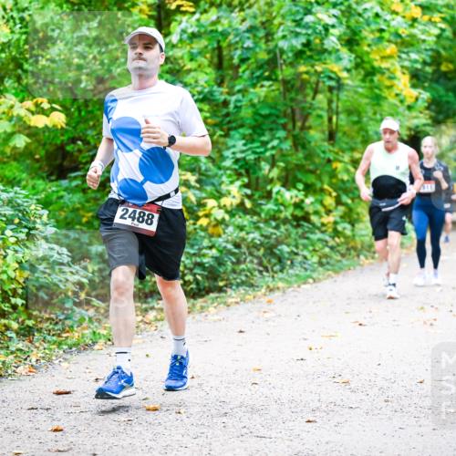 12.10.2025 - Bramfelder Halbmarathon 2025 Dr. Thomas Lammeyer http://msf.ph/oto/9342998 12.10.2025 09:56:49 Laufen 2488 meine-sportfotos.de