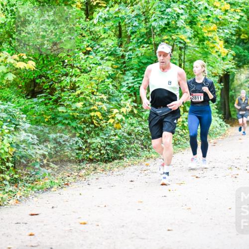 12.10.2025 - Bramfelder Halbmarathon 2025 Dr. Thomas Lammeyer http://msf.ph/oto/9343005 12.10.2025 09:56:51 Laufen 2811 meine-sportfotos.de