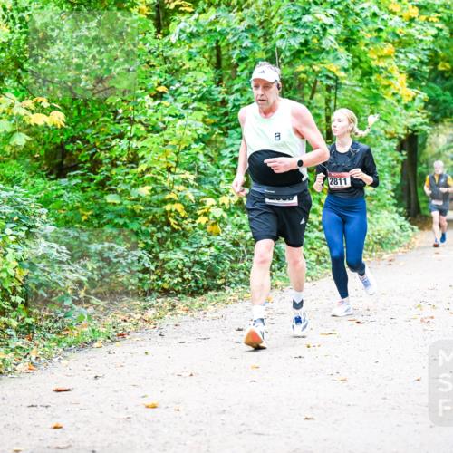 12.10.2025 - Bramfelder Halbmarathon 2025 Dr. Thomas Lammeyer http://msf.ph/oto/9343007 12.10.2025 09:56:51 Laufen 2811 meine-sportfotos.de