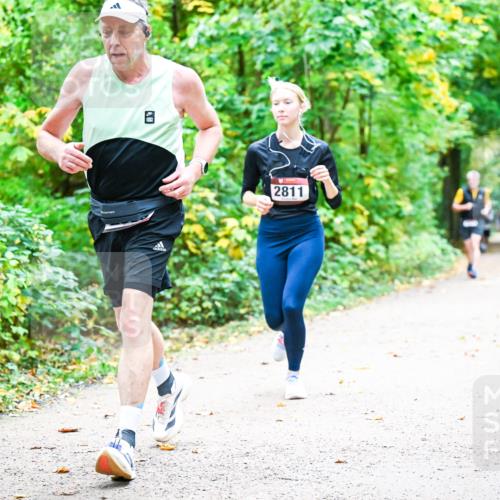 12.10.2025 - Bramfelder Halbmarathon 2025 Dr. Thomas Lammeyer http://msf.ph/oto/9343014 12.10.2025 09:56:52 Laufen 2811 meine-sportfotos.de