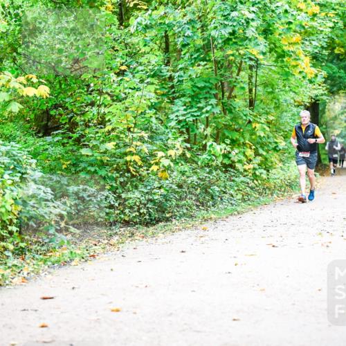 12.10.2025 - Bramfelder Halbmarathon 2025 Dr. Thomas Lammeyer http://msf.ph/oto/9343021 12.10.2025 09:56:54 Laufen 2606 meine-sportfotos.de