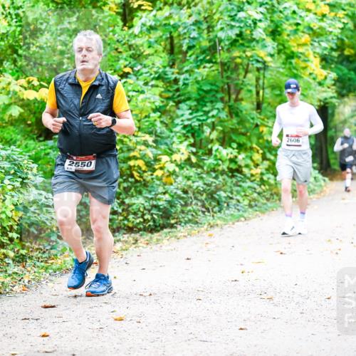 12.10.2025 - Bramfelder Halbmarathon 2025 Dr. Thomas Lammeyer http://msf.ph/oto/9343030 12.10.2025 09:56:59 Laufen 2550, 31, 2606 meine-sportfotos.de