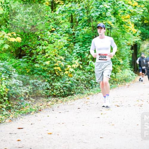 12.10.2025 - Bramfelder Halbmarathon 2025 Dr. Thomas Lammeyer http://msf.ph/oto/9343034 12.10.2025 09:57:00 Laufen 2606, 271 meine-sportfotos.de