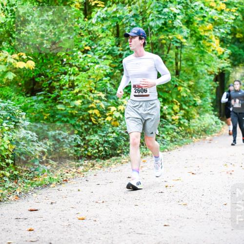 12.10.2025 - Bramfelder Halbmarathon 2025 Dr. Thomas Lammeyer http://msf.ph/oto/9343038 12.10.2025 09:57:01 Laufen 2606 meine-sportfotos.de