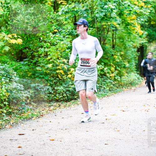 12.10.2025 - Bramfelder Halbmarathon 2025 Dr. Thomas Lammeyer http://msf.ph/oto/9343039 12.10.2025 09:57:01 Laufen 2606 meine-sportfotos.de