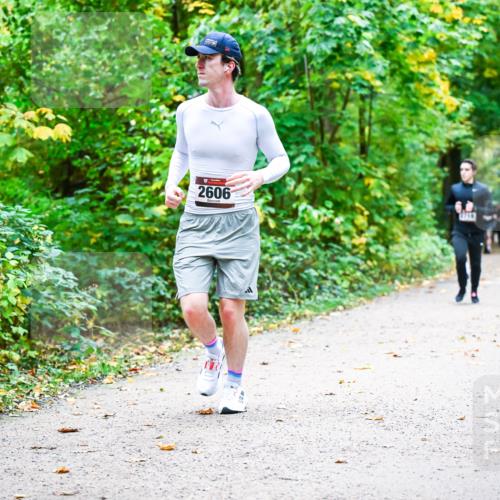 12.10.2025 - Bramfelder Halbmarathon 2025 Dr. Thomas Lammeyer http://msf.ph/oto/9343042 12.10.2025 09:57:01 Laufen 2606 meine-sportfotos.de