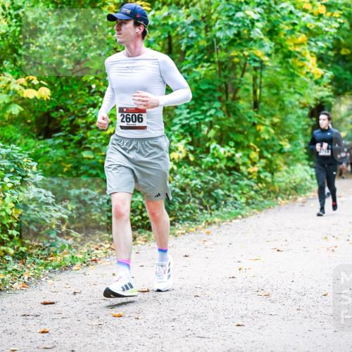 12.10.2025 - Bramfelder Halbmarathon 2025 Dr. Thomas Lammeyer http://msf.ph/oto/9343043 12.10.2025 09:57:02 Laufen 2606 meine-sportfotos.de