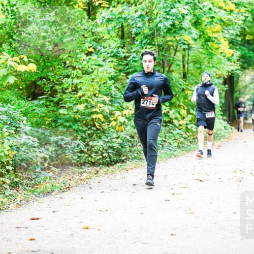 12.10.2025 - Bramfelder Halbmarathon 2025 Dr. Thomas Lammeyer http://msf.ph/oto/9343054 12.10.2025 09:57:04 Laufen 2719, 2471 meine-sportfotos.de