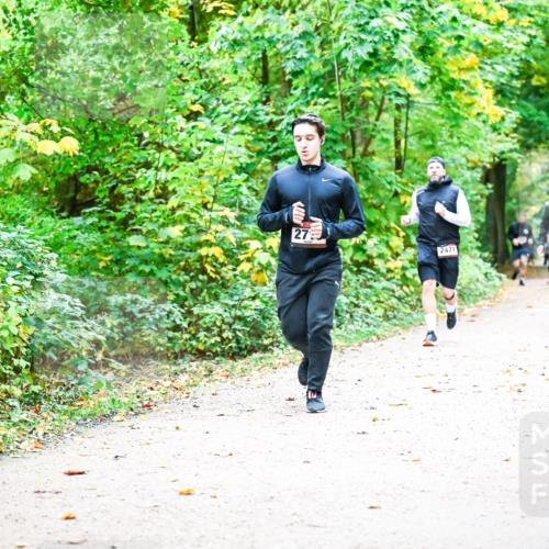 12.10.2025 - Bramfelder Halbmarathon 2025 Dr. Thomas Lammeyer http://msf.ph/oto/9343055 12.10.2025 09:57:05 Laufen 27, 2471 meine-sportfotos.de