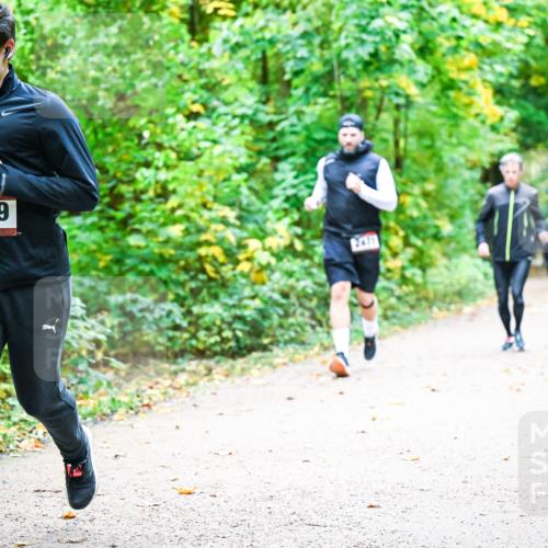 12.10.2025 - Bramfelder Halbmarathon 2025 Dr. Thomas Lammeyer http://msf.ph/oto/9343065 12.10.2025 09:57:06 Laufen 2719, 2471 meine-sportfotos.de